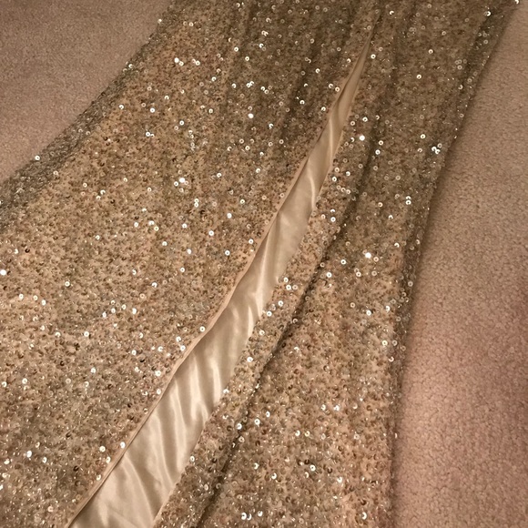 Stunning gold sequin prom dress - Picture 4 of 6